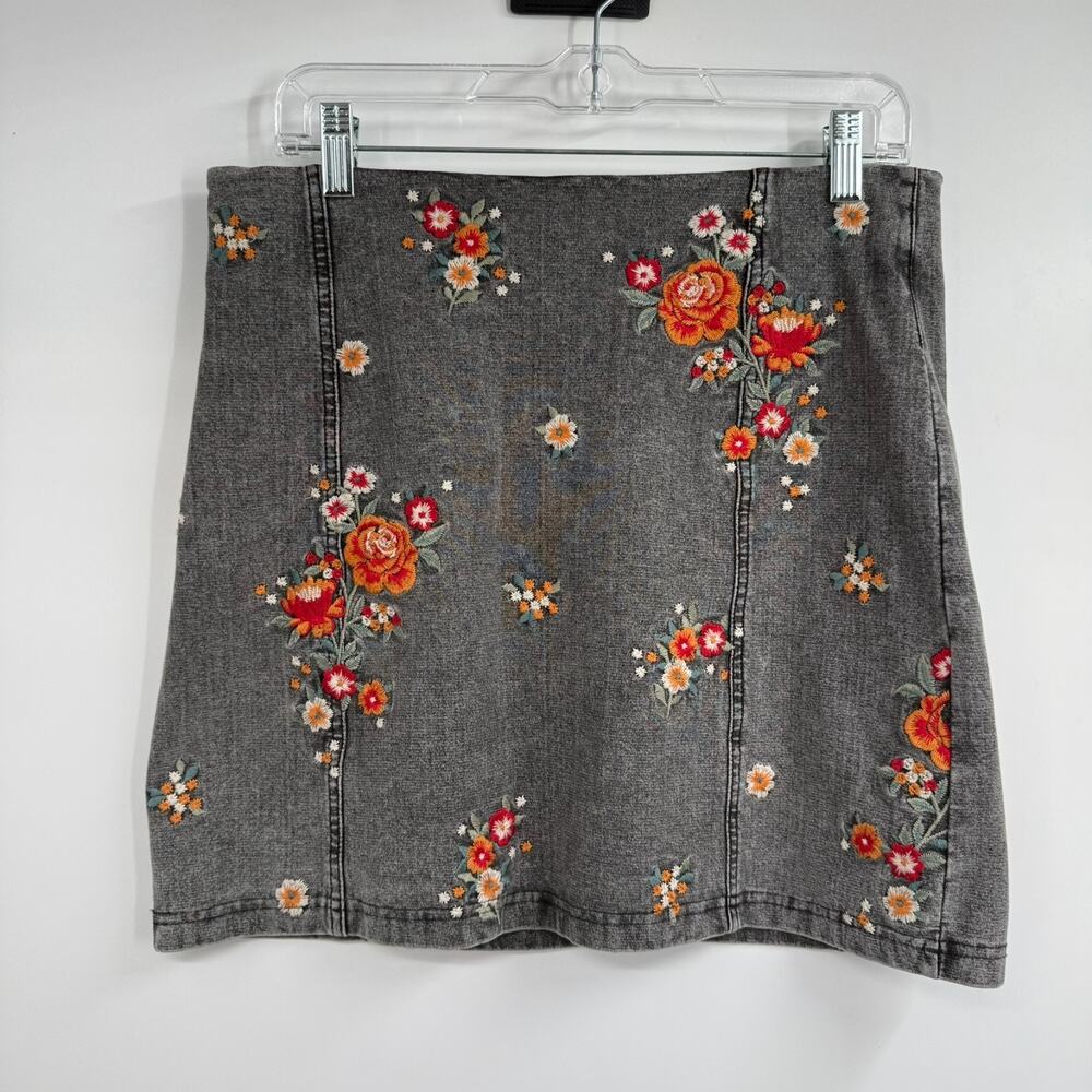 Savanna Jane Floral Embroidered Denim Mini Skirt M Washed Black Zip Back Stretch